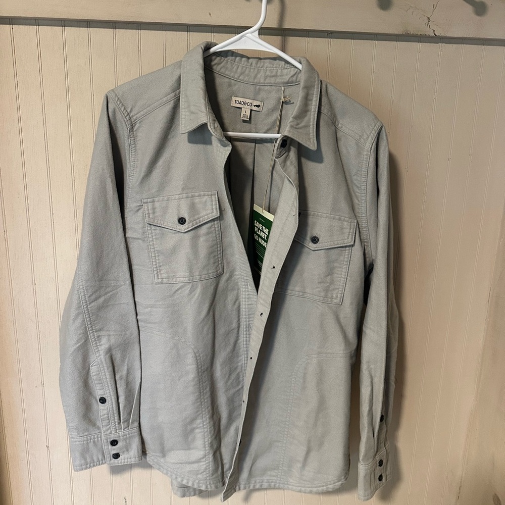 Toad&co Morrison Shirt. Chrome color. Large